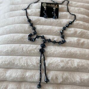 Gorgeous ALDILA Boutique Lariat Crystal Necklace and Pierced Dangle Earrings Set